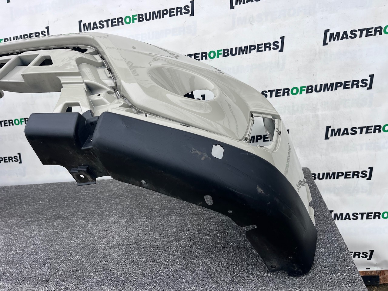 Suzuki Vitara Sz-t Mk4 Lift Hatch 2019-2024 Front Bumper 4 Pdc Genuine [j286]