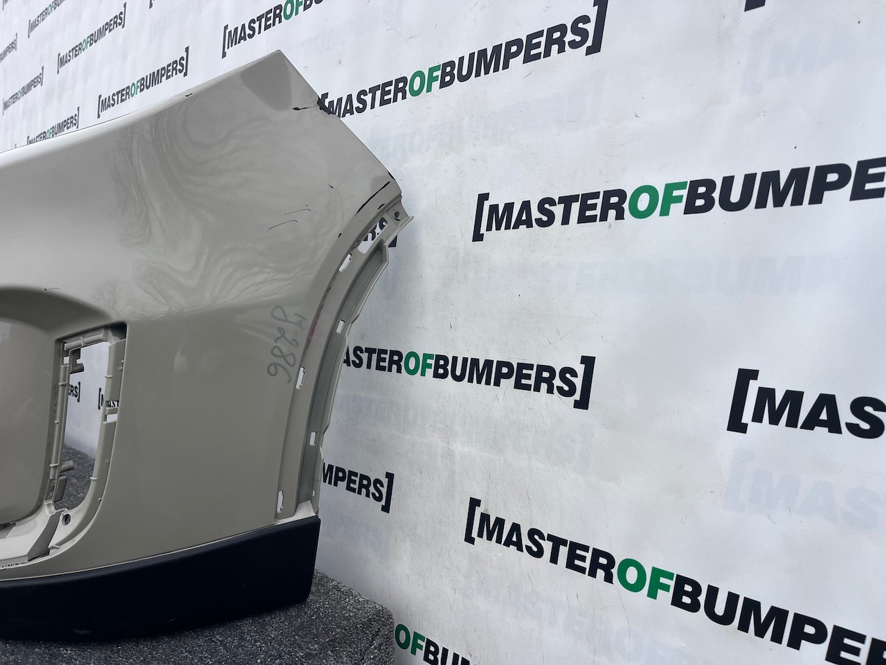 Suzuki Vitara Sz-t Mk4 Lift Hatch 2019-2024 Front Bumper 4 Pdc Genuine [j286]