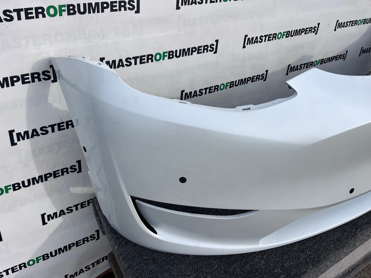 Tesla Y Model Y 2020-2024 Front Bumper White 6 Pdc Genuine [p613]