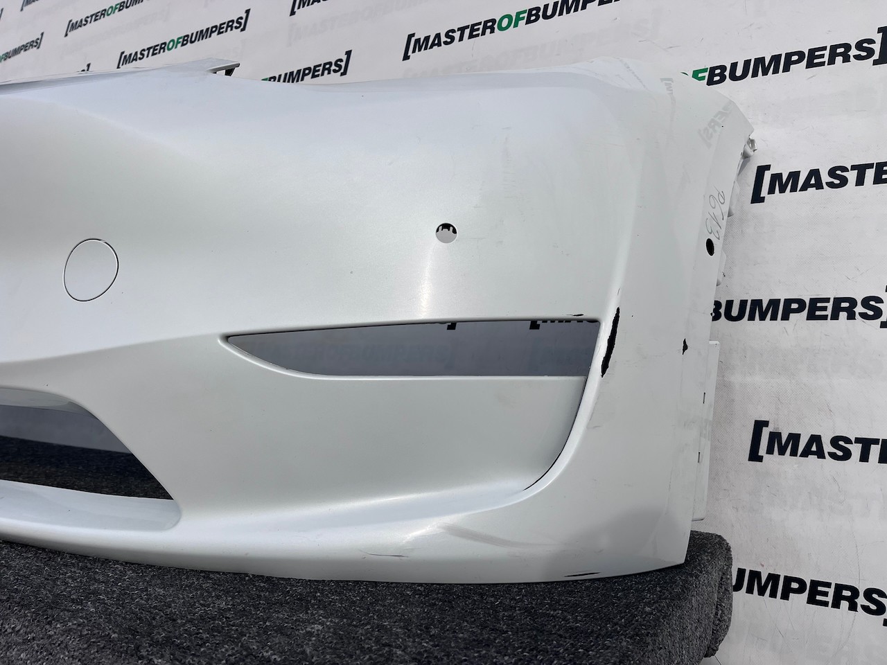 Tesla Y Model Y 2020-2024 Front Bumper White 6 Pdc Genuine [p613]