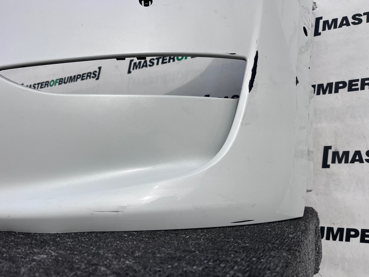 Tesla Y Model Y 2020-2024 Front Bumper White 6 Pdc Genuine [p613]
