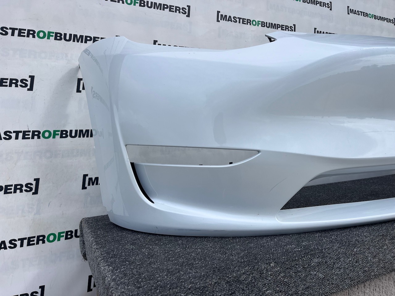 Tesla Y Model Y 2020-2024 Front Bumper White No Pdc Genuine [p631]