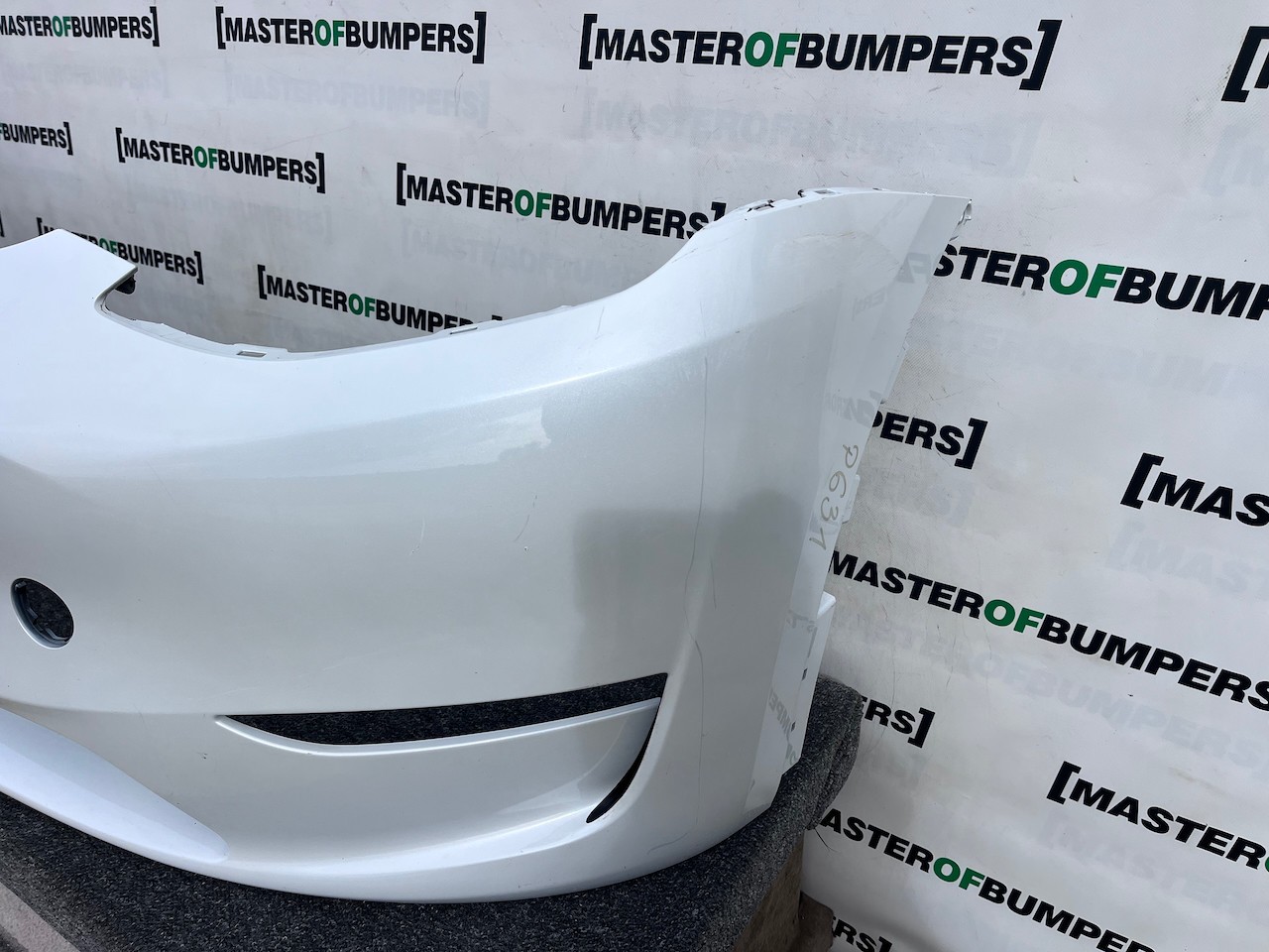 Tesla Y Model Y 2020-2024 Front Bumper White No Pdc Genuine [p631]