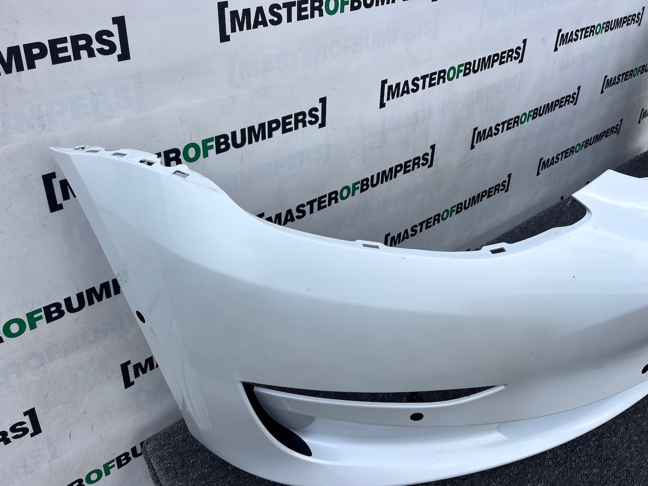 Tesla Model 3 Hatchback 2017-2023 Front Bumper White 6 Pdc Genuine [p632]