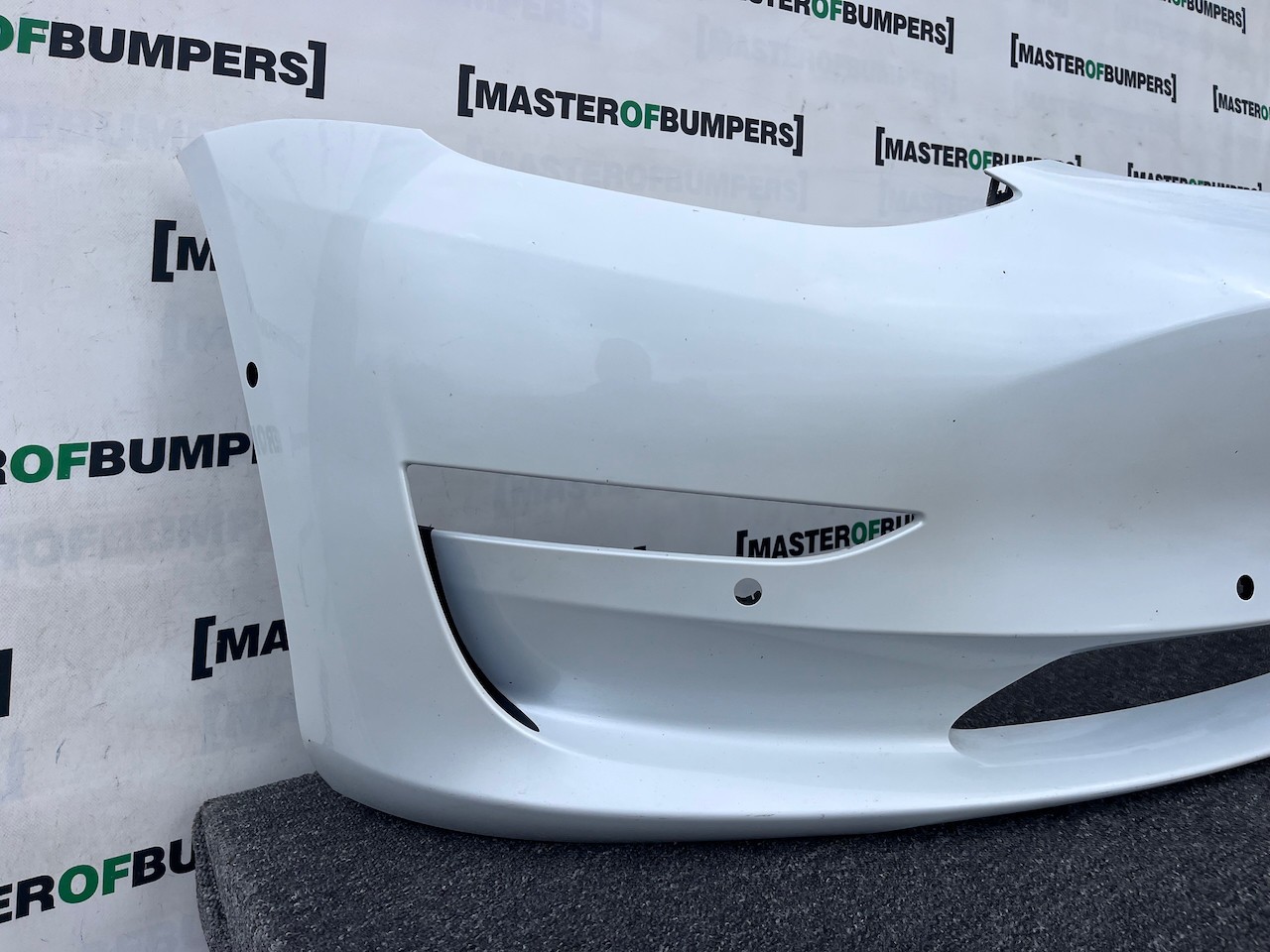 Tesla Model 3 Hatchback 2017-2023 Front Bumper White 6 Pdc Genuine [p632]