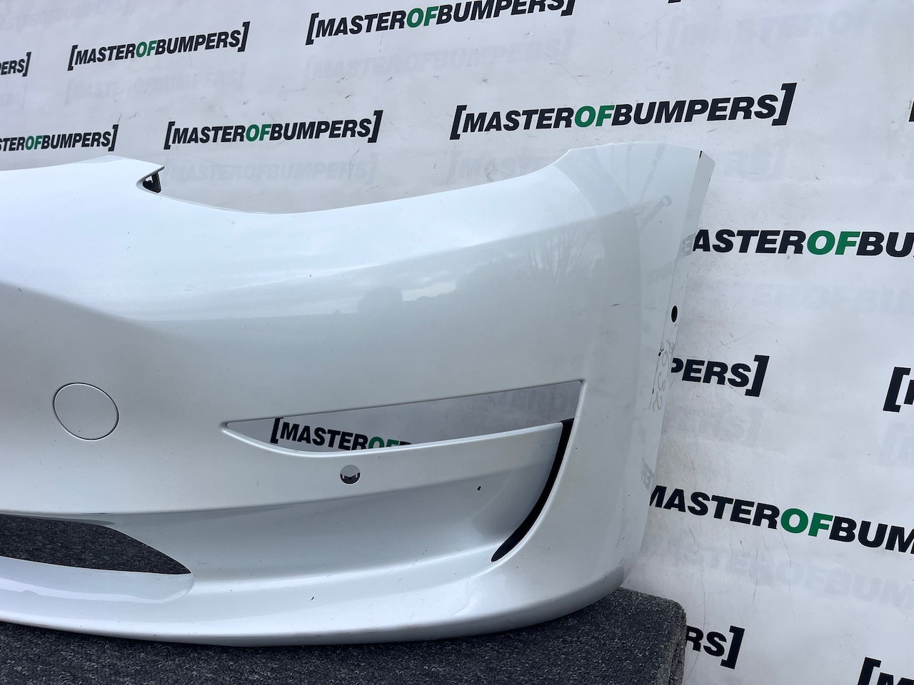 Tesla Model 3 Hatchback 2017-2023 Front Bumper White 6 Pdc Genuine [p632]