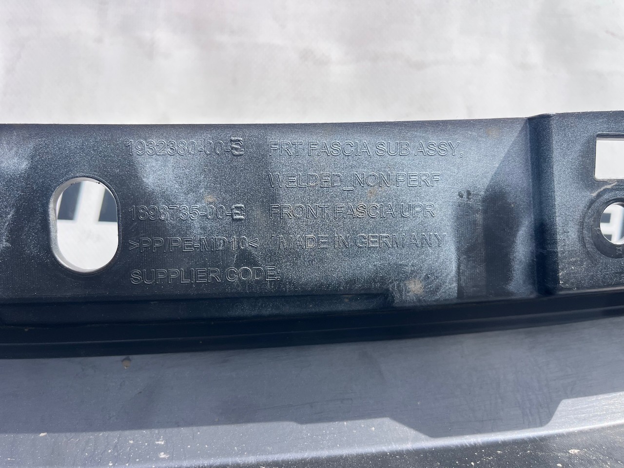 Tesla Model Y Performance Hatchback 2025-2027 Front Bumper Genuine [p748]