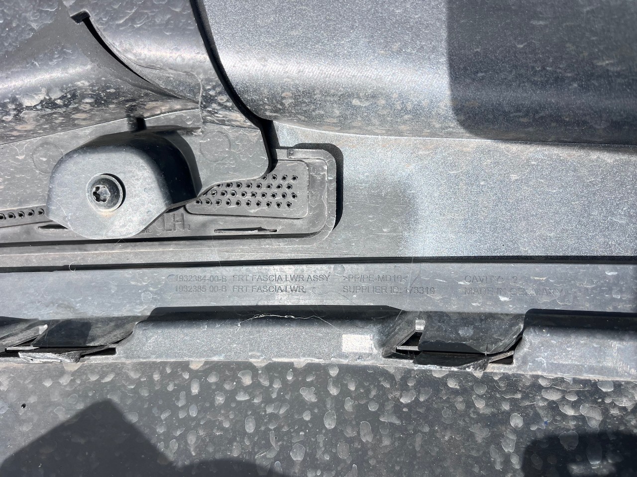 Tesla Model Y Performance Hatchback 2025-2027 Front Bumper Genuine [p748]