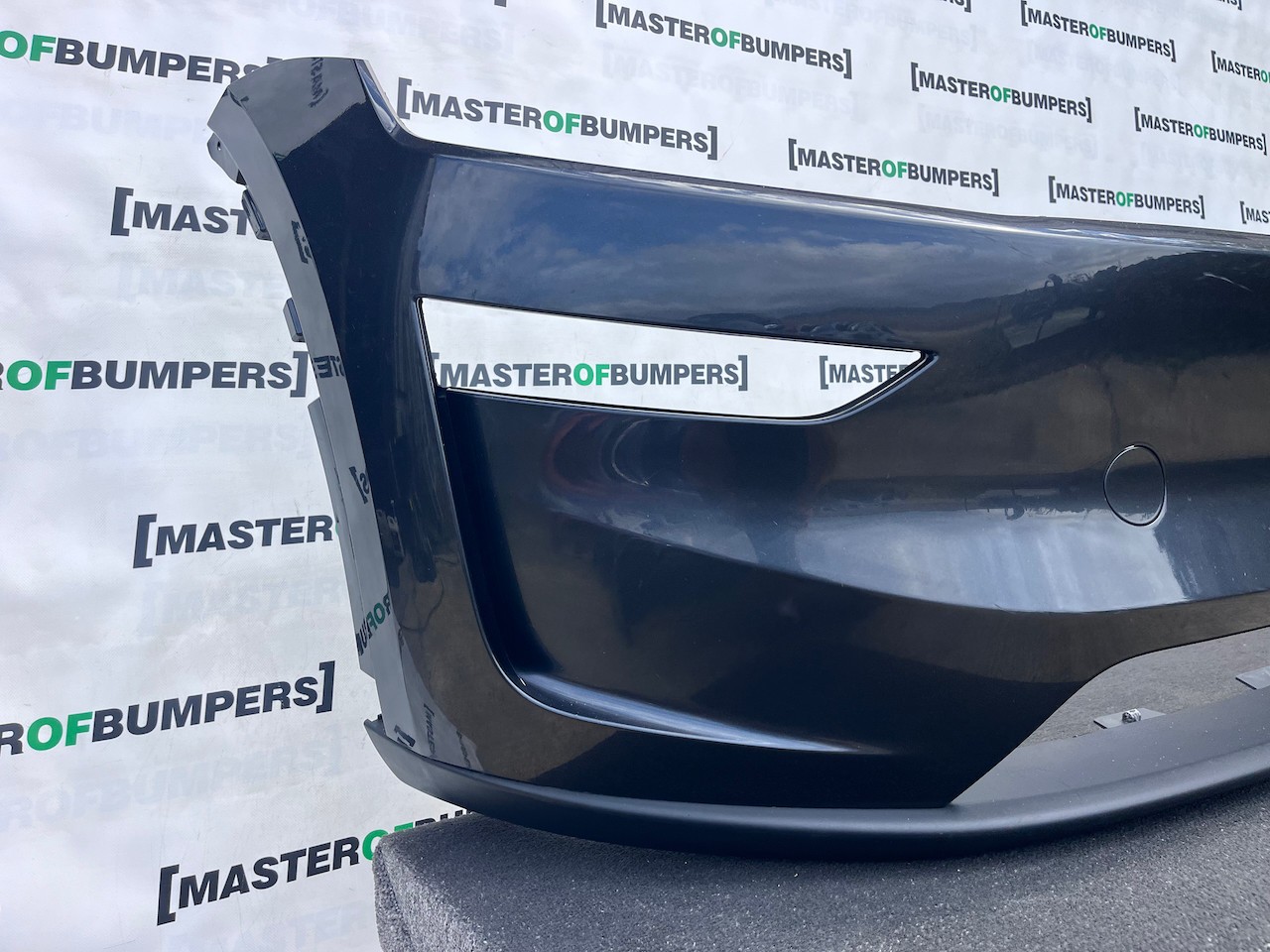 Tesla Model Y Performance Hatchback 2025-2027 Front Bumper Genuine [p748]