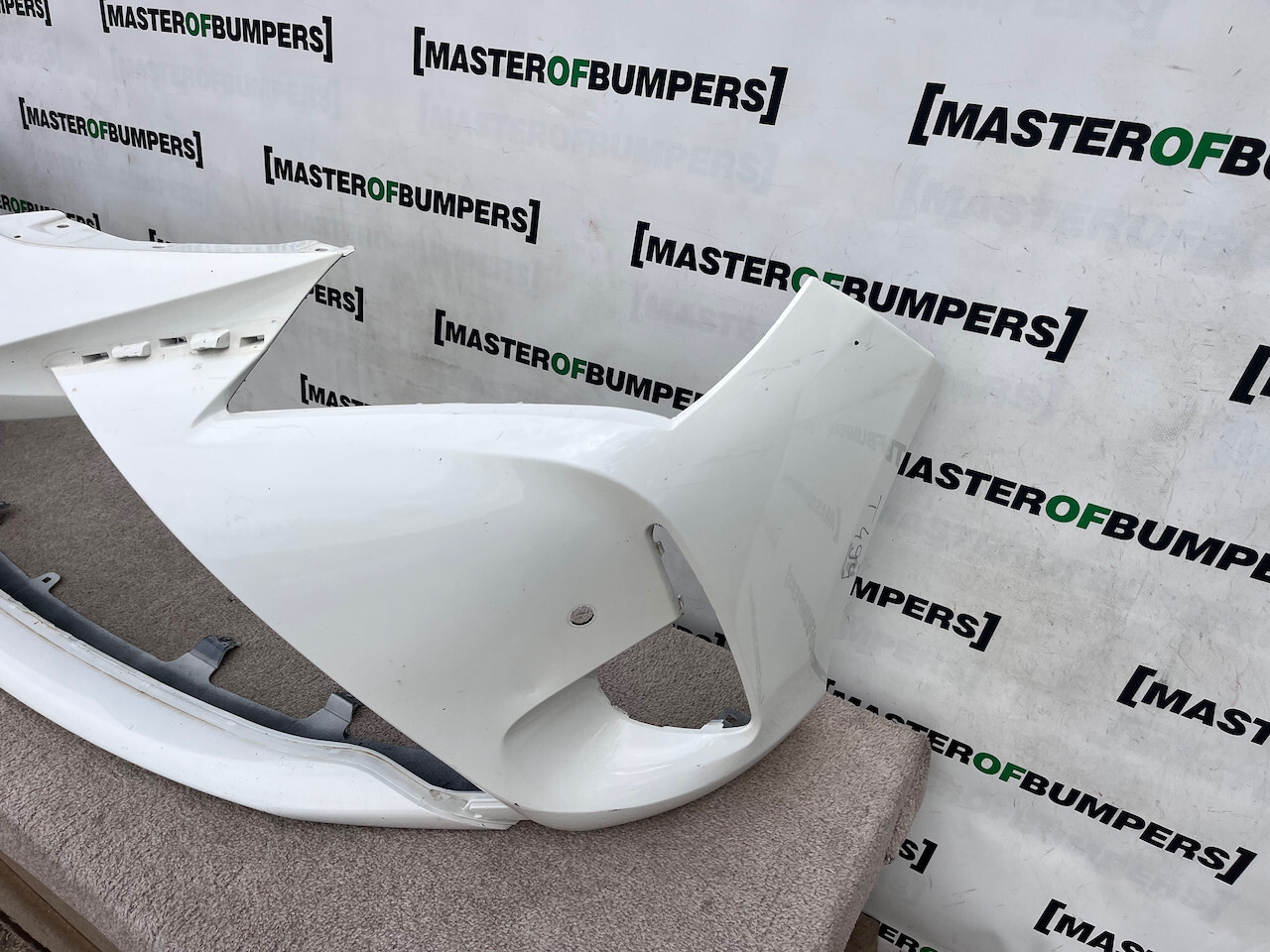 Toyota Yaris Mk3 Face Lifting 2017-2020 Front Bumper 4 Pdc Genuine [t499]