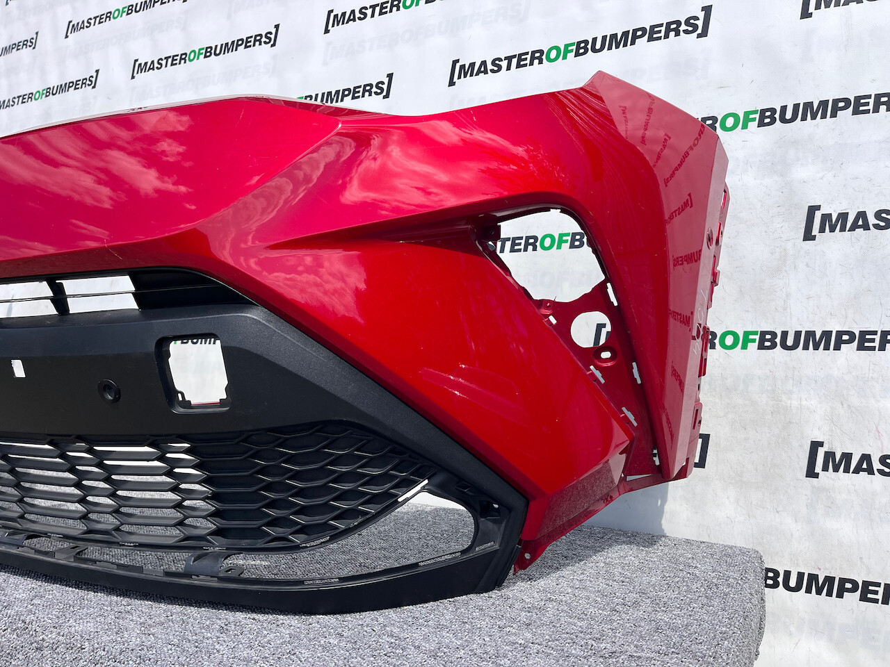 Toyota C-hr Chr Mk1 Lift 2021-2023 Front Bumper 6 Pdc Genuine [t504]