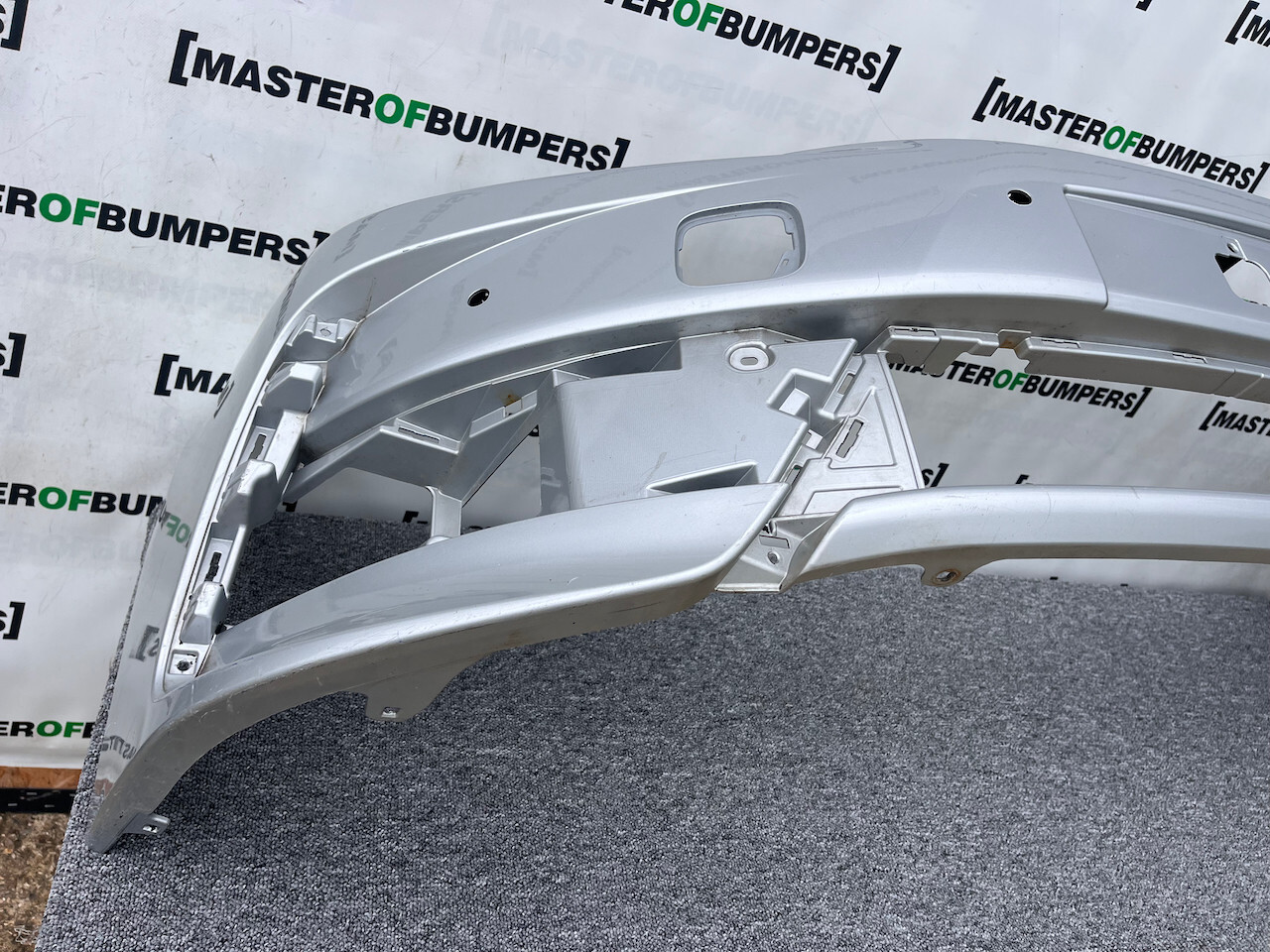 Toyota Corolla E16 E17 Face Lift 2016-2018 Front Bumper 4 Pdc Genuine [t509]