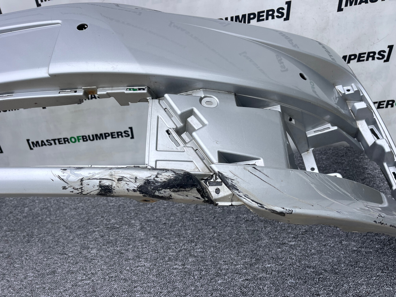 Toyota Corolla E16 E17 Face Lift 2016-2018 Front Bumper 4 Pdc Genuine [t509]