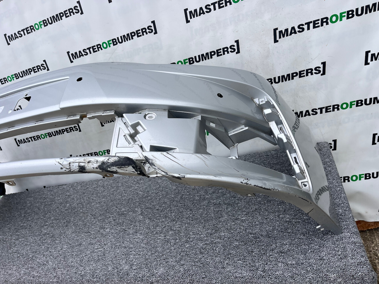 Toyota Corolla E16 E17 Face Lift 2016-2018 Front Bumper 4 Pdc Genuine [t509]