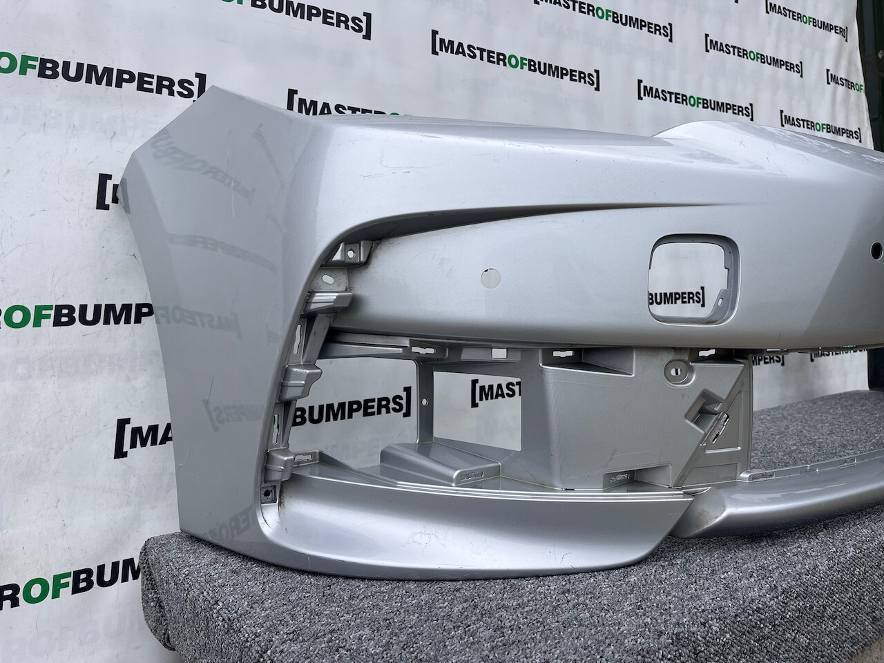 Toyota Corolla E16 E17 Face Lift 2016-2018 Front Bumper 4 Pdc Genuine [t509]