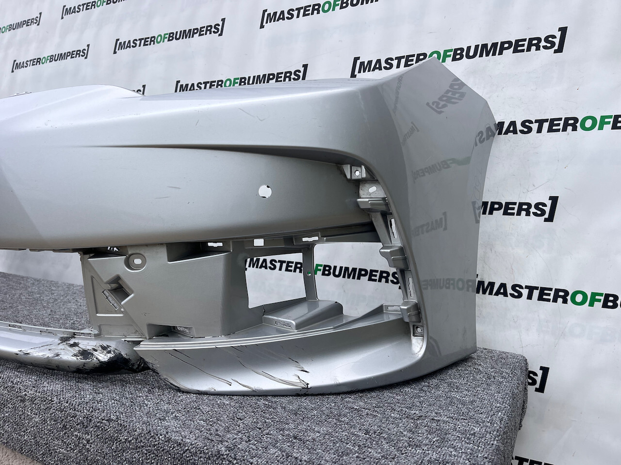 Toyota Corolla E16 E17 Face Lift 2016-2018 Front Bumper 4 Pdc Genuine [t509]