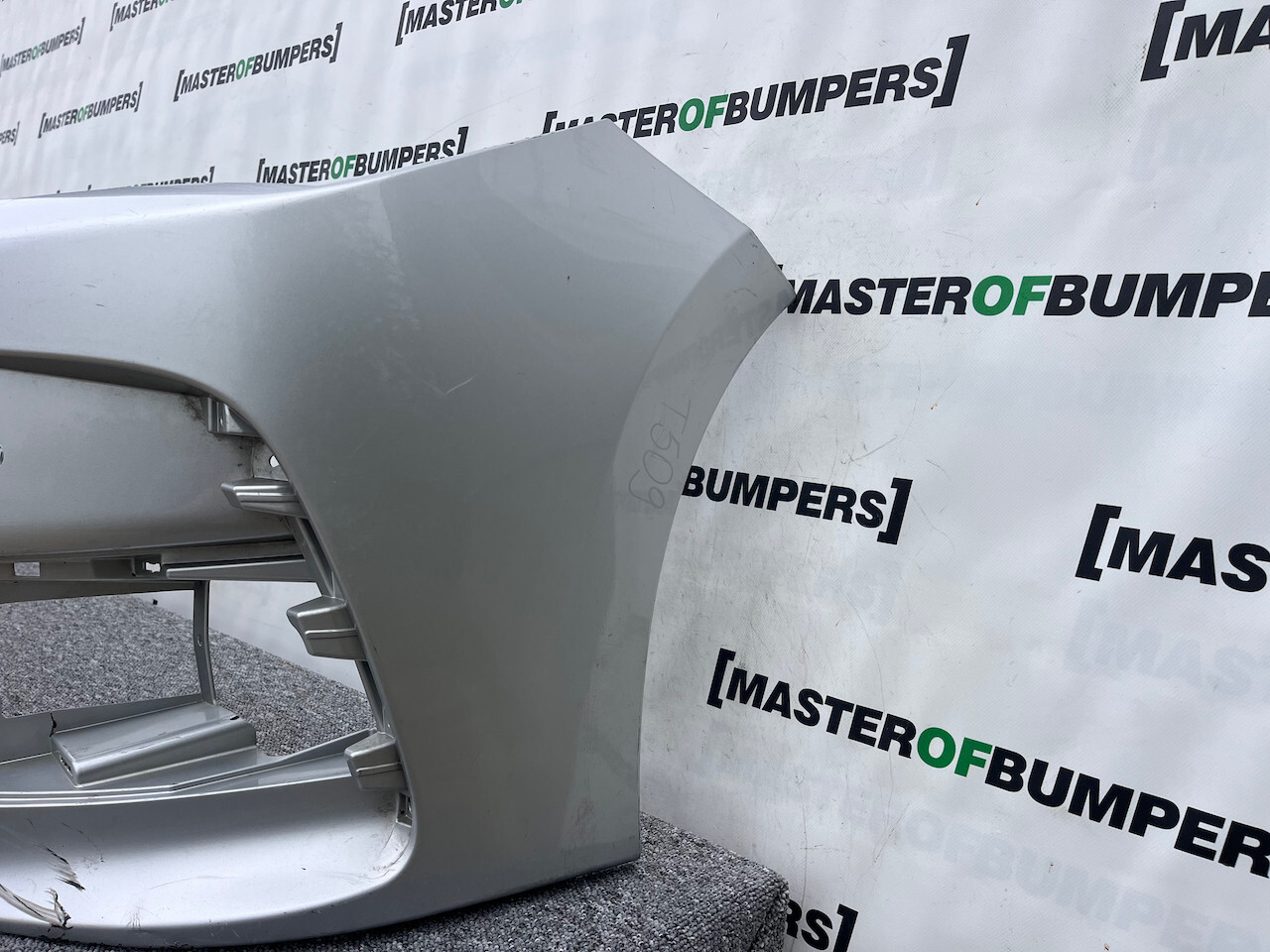 Toyota Corolla E16 E17 Face Lift 2016-2018 Front Bumper 4 Pdc Genuine [t509]