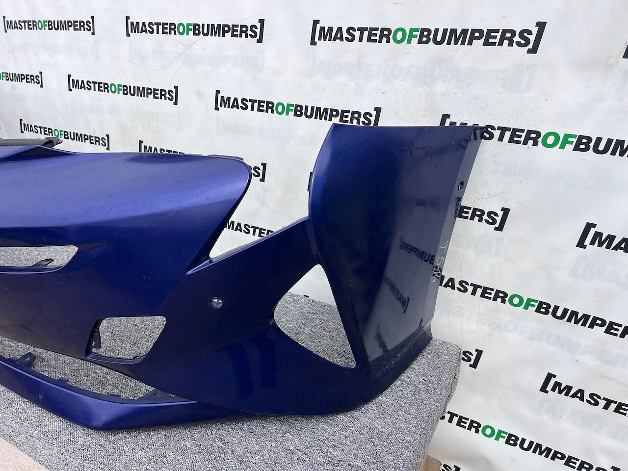 Toyota Prius Mk4 1.8vvt 2016-2018 Front Bumper 6 Pdc No Jets Genuine [t514]