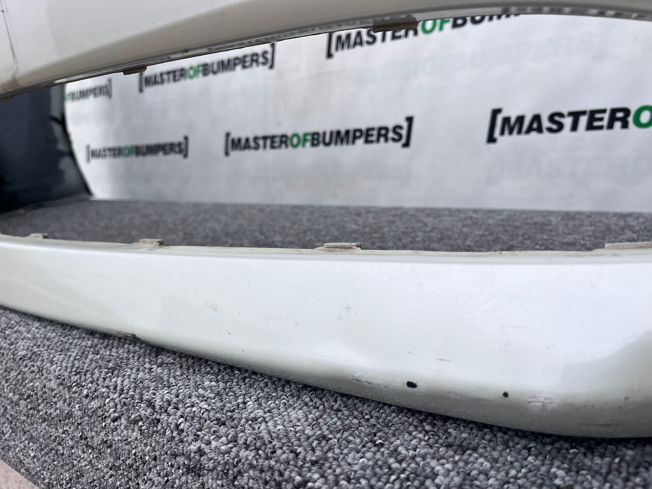 Toyota Prius Mk4 1.8vvt 2016-2018 Front Bumper 6 Pdc No Jets Genuine [t512]