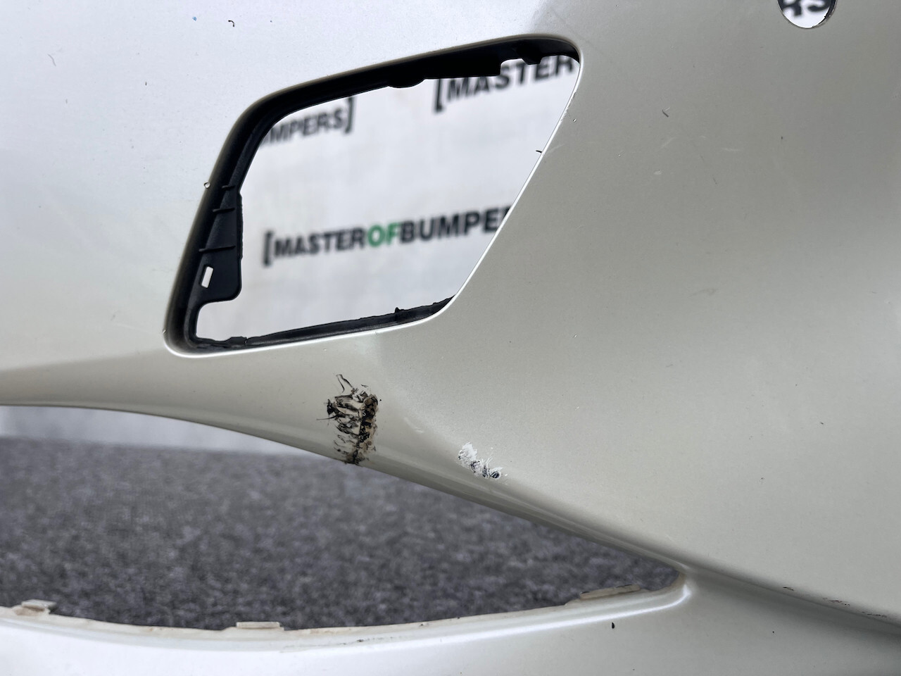 Toyota Prius Mk4 1.8vvt 2016-2018 Front Bumper 6 Pdc No Jets Genuine [t512]