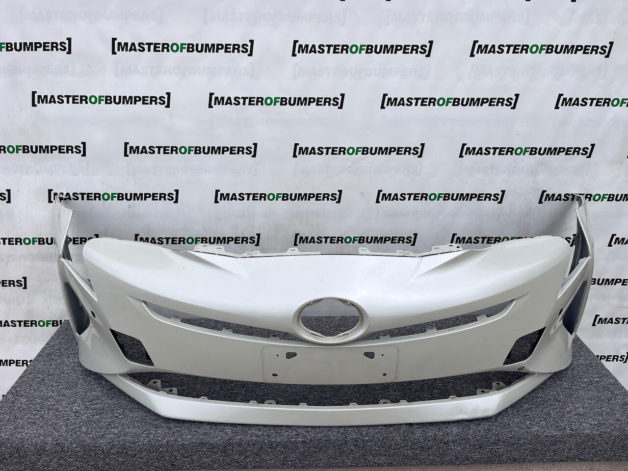Toyota Prius Mk4 1.8vvt 2016-2018 Front Bumper 6 Pdc No Jets Genuine [t512]