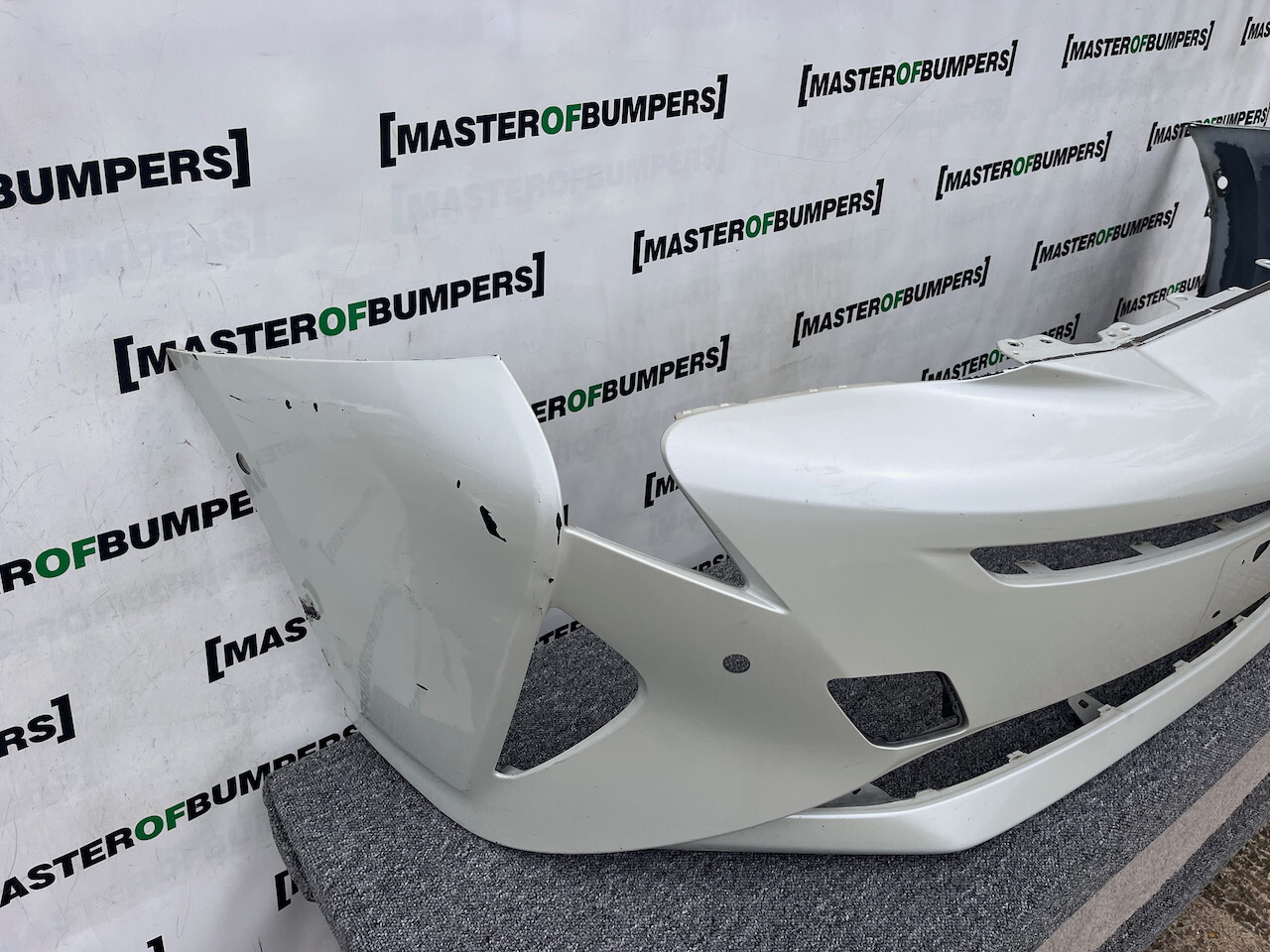Toyota Prius Mk4 1.8vvt 2016-2018 Front Bumper 6 Pdc No Jets Genuine [t512]