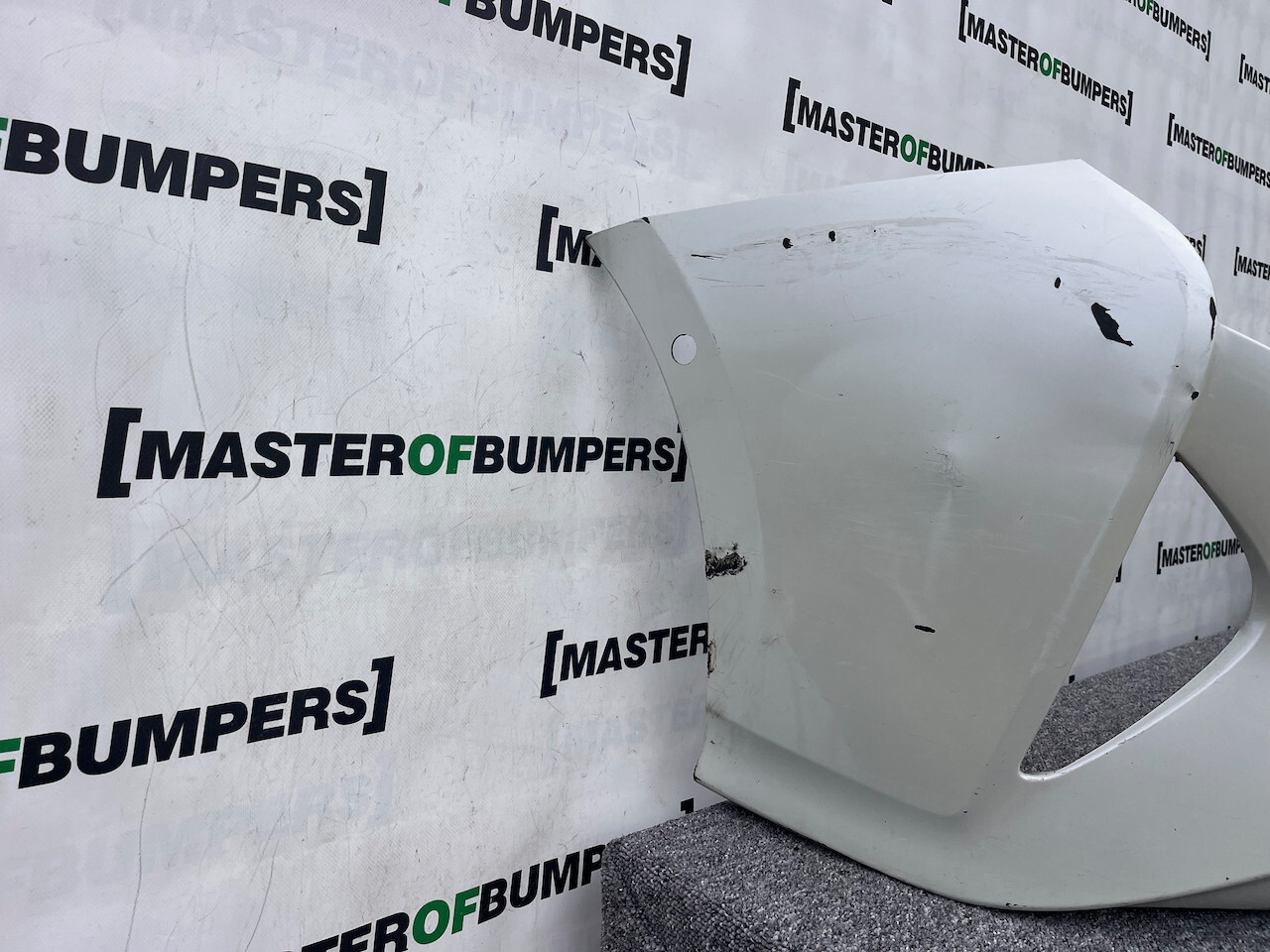 Toyota Prius Mk4 1.8vvt 2016-2018 Front Bumper 6 Pdc No Jets Genuine [t512]