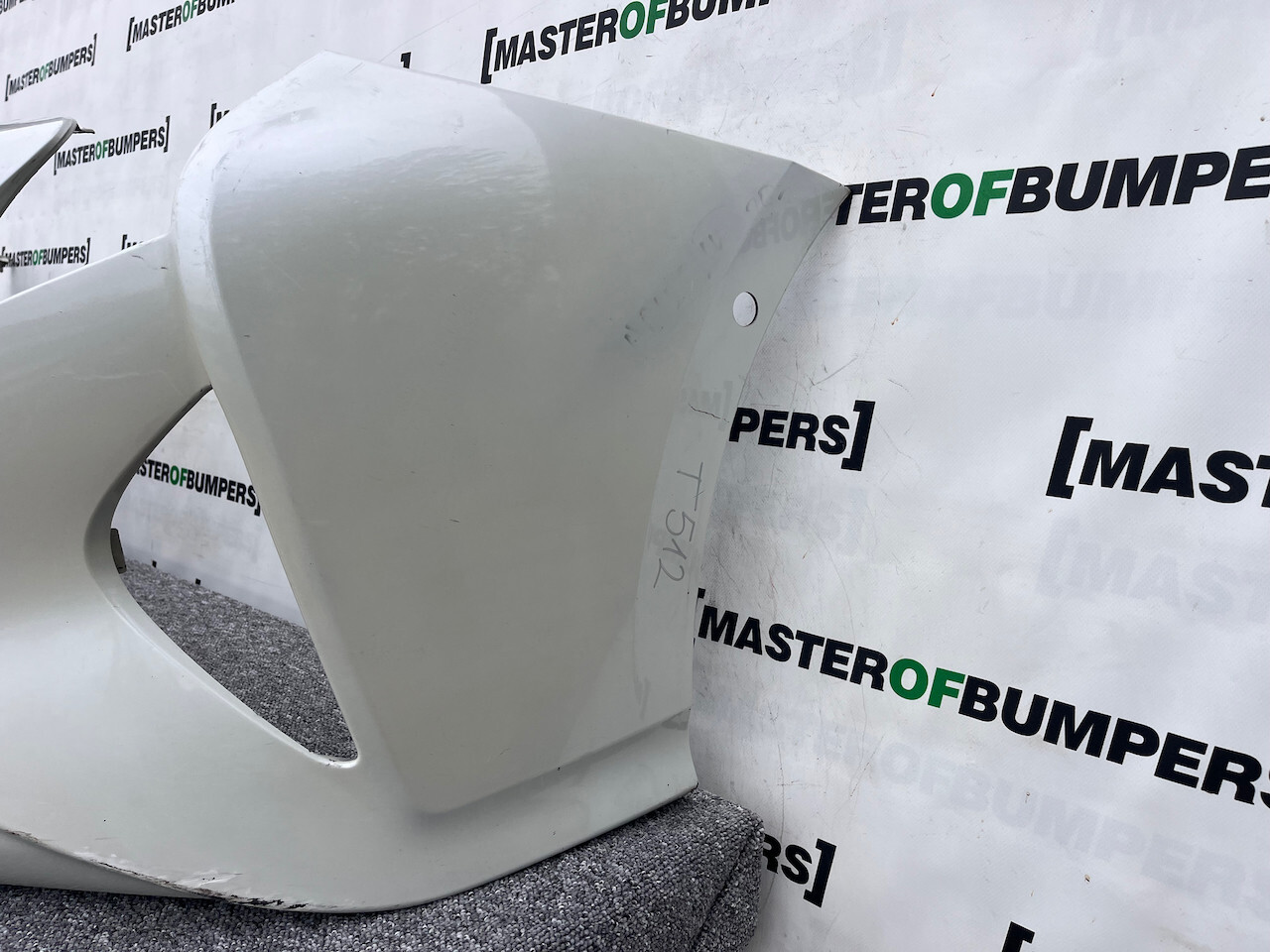 Toyota Prius Mk4 1.8vvt 2016-2018 Front Bumper 6 Pdc No Jets Genuine [t512]