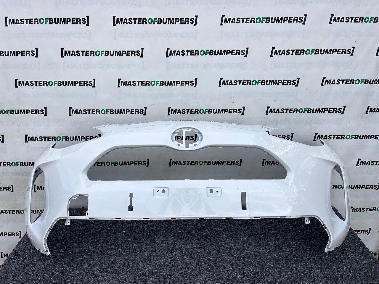 Toyota Yaris Cross Hybrid Excell 2022-on Front Bumper No Pdc Genuine [t539]