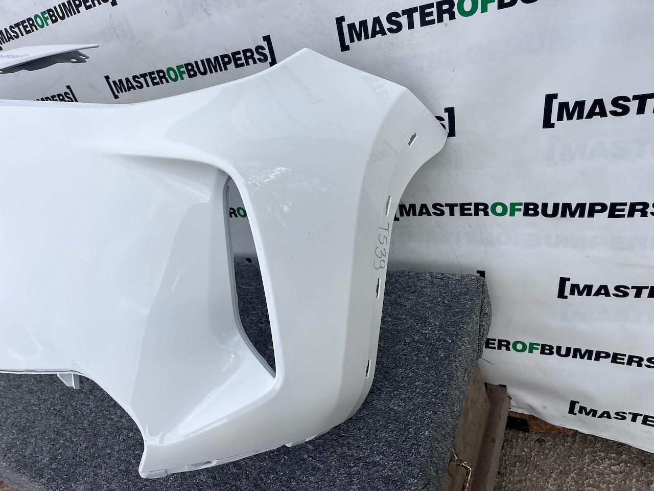 Toyota Yaris Cross Hybrid Excell 2022-on Front Bumper No Pdc Genuine [t539]