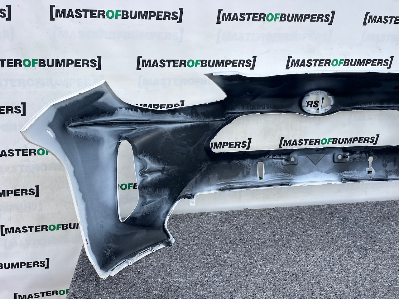 Toyota Yaris Cross Hybrid Excell 2022-on Front Bumper No Pdc Genuine [t539]