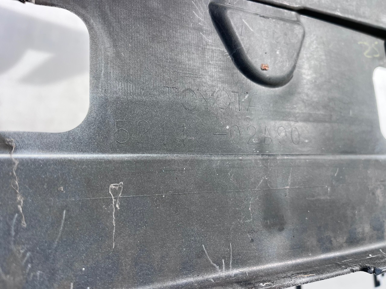 Toyota Auris Premium Mk1 Lift 2009-2012 Front Bumper No Pdc Genuine [t546]