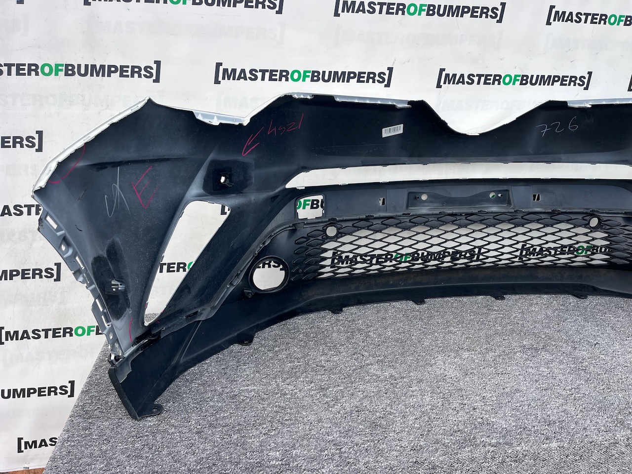 Toyota C-hr Chr Excel Dynamic 2016-2020 Front Bumper 6 Pdc Genuine [t552]