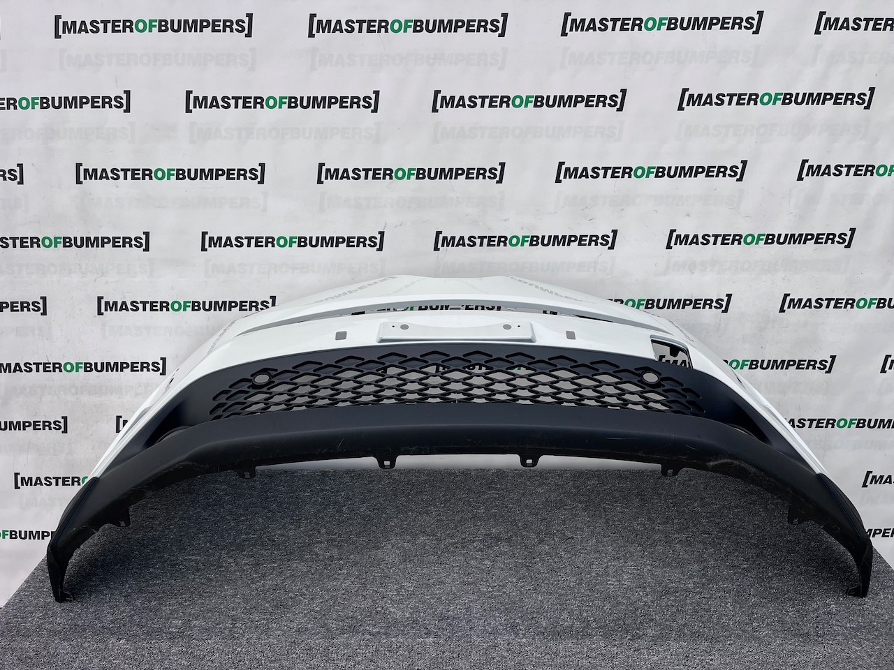 Toyota C-hr Chr Excel Dynamic 2016-2020 Front Bumper 6 Pdc Genuine [t552]