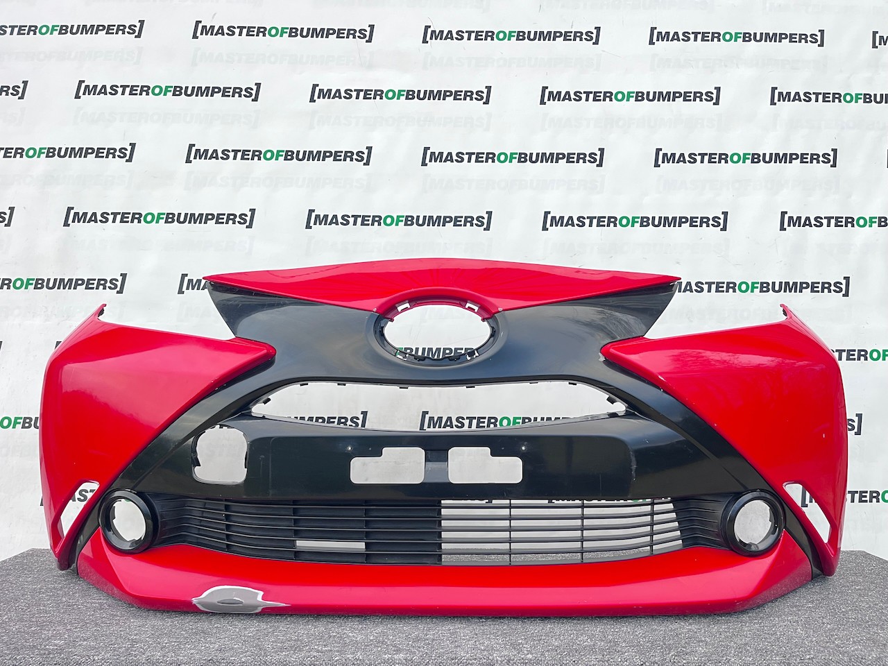 Toyota Aygo Style Trend Hatchback 2014-2017 Front Bumper Genuine [t556]