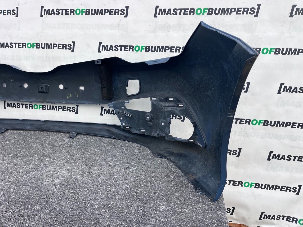 Toyota Auris Mk2 Lift Hybrid Hatch 2015-2018 Front Bumper No Pdc Genuine [t564]