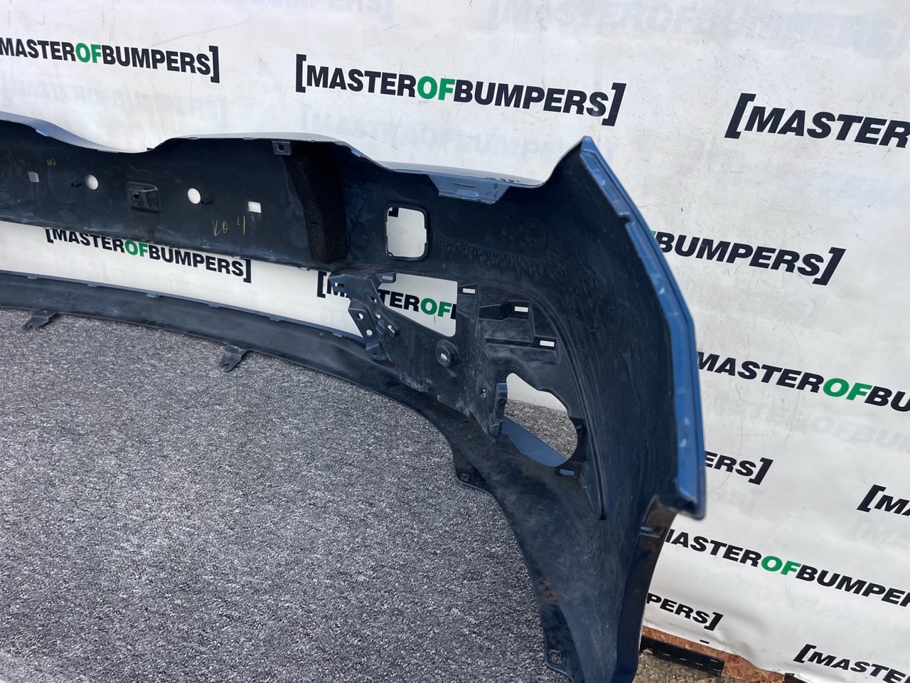 Toyota Auris Mk2 Lift Hybrid Hatch 2015-2018 Front Bumper No Pdc Genuine [t564]