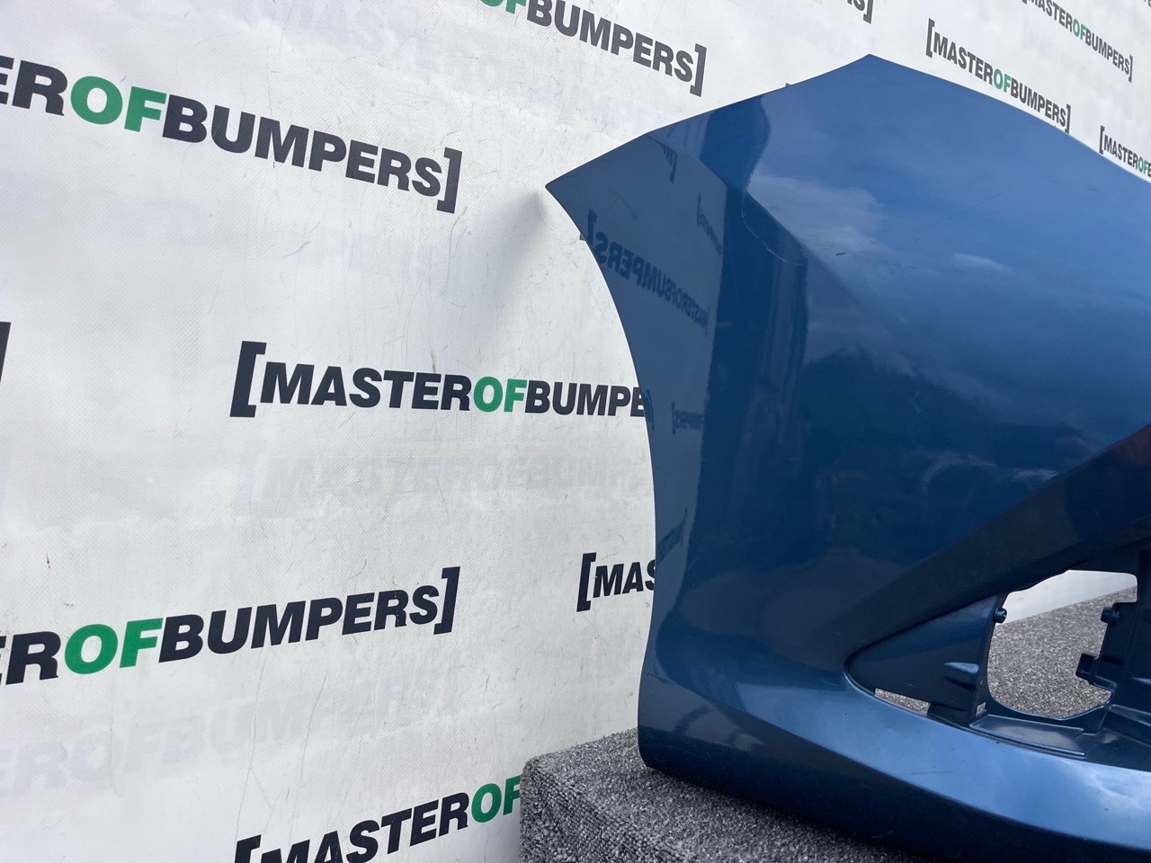 Toyota Auris Mk2 Lift Hybrid Hatch 2015-2018 Front Bumper No Pdc Genuine [t564]