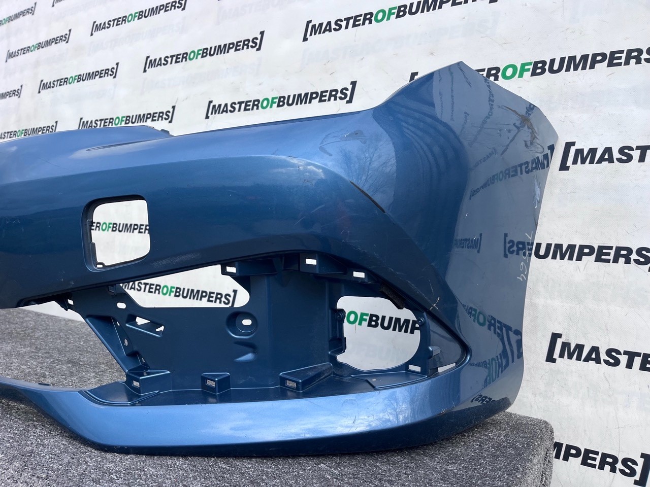 Toyota Auris Mk2 Lift Hybrid Hatch 2015-2018 Front Bumper No Pdc Genuine [t564]