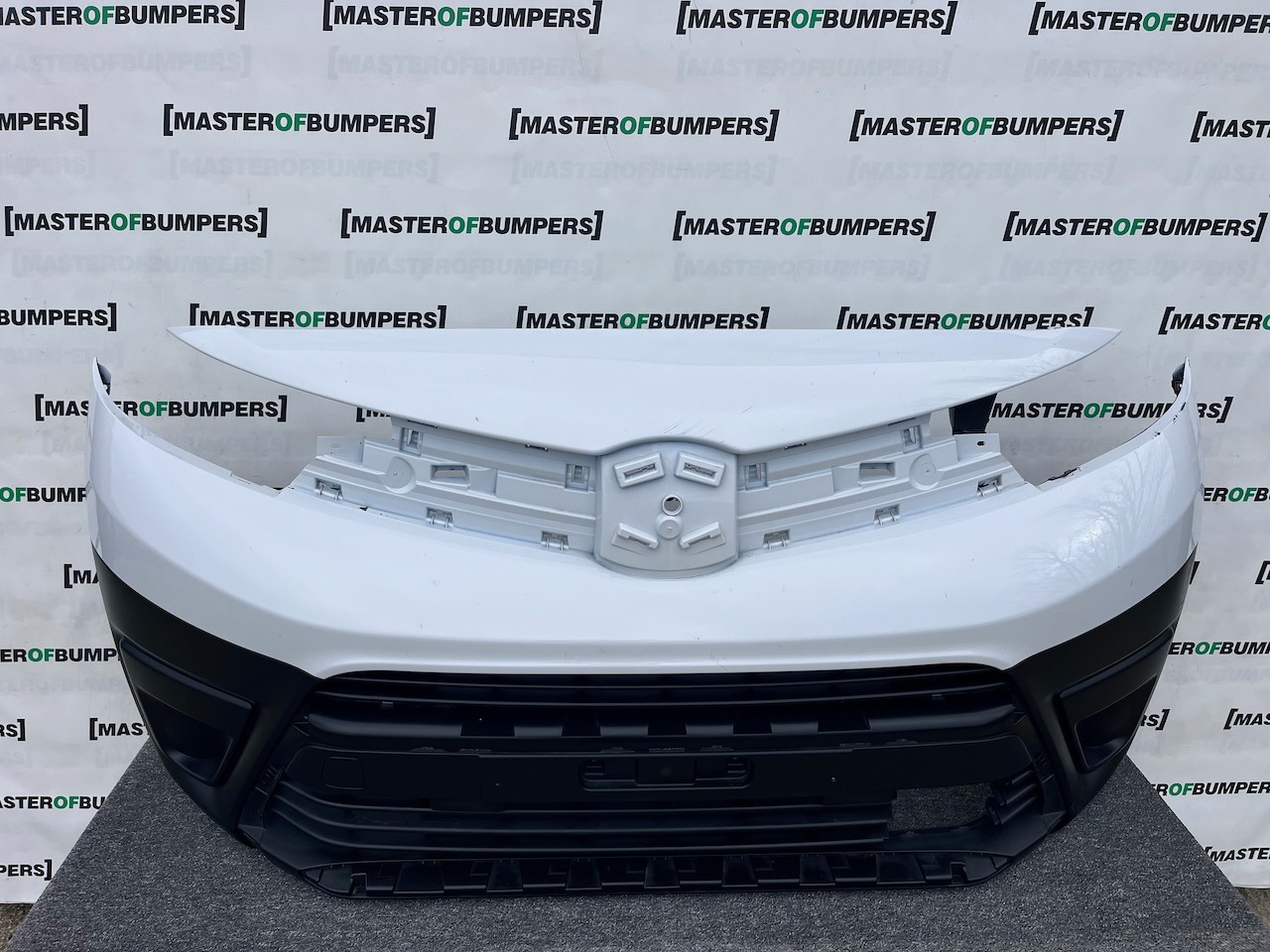 Toyota Proace Active Icon Van 2016-2022 Front Bumper No Pdc Genuine [t567]