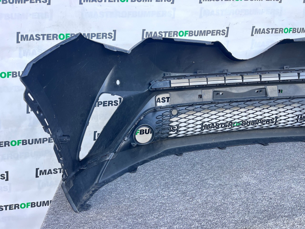 Toyota C-hr Chr Excel Dynamic 2016-2020 Front Bumper 6 Pdc Genuine [t569]