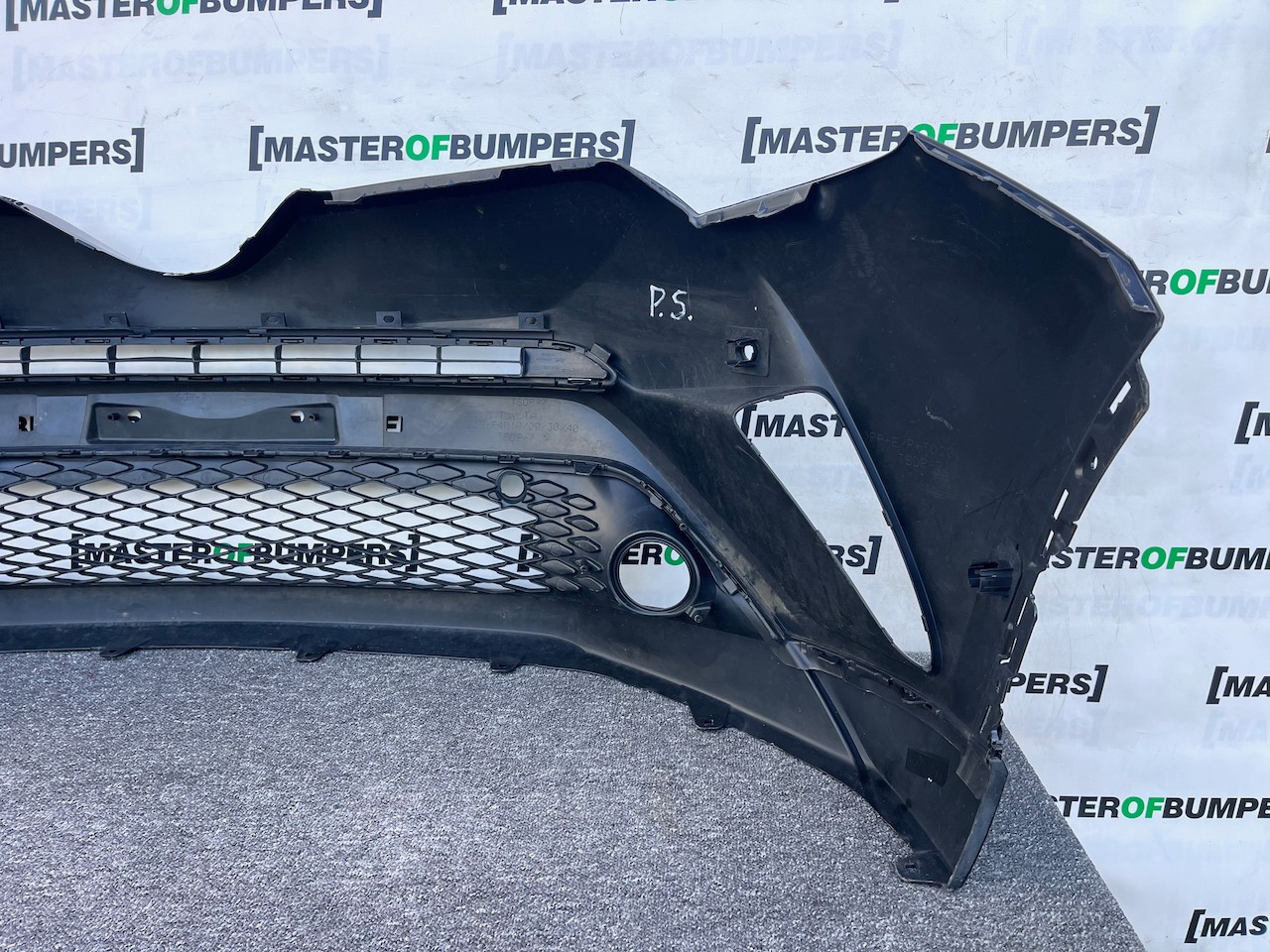 Toyota C-hr Chr Excel Dynamic 2016-2020 Front Bumper 6 Pdc Genuine [t569]
