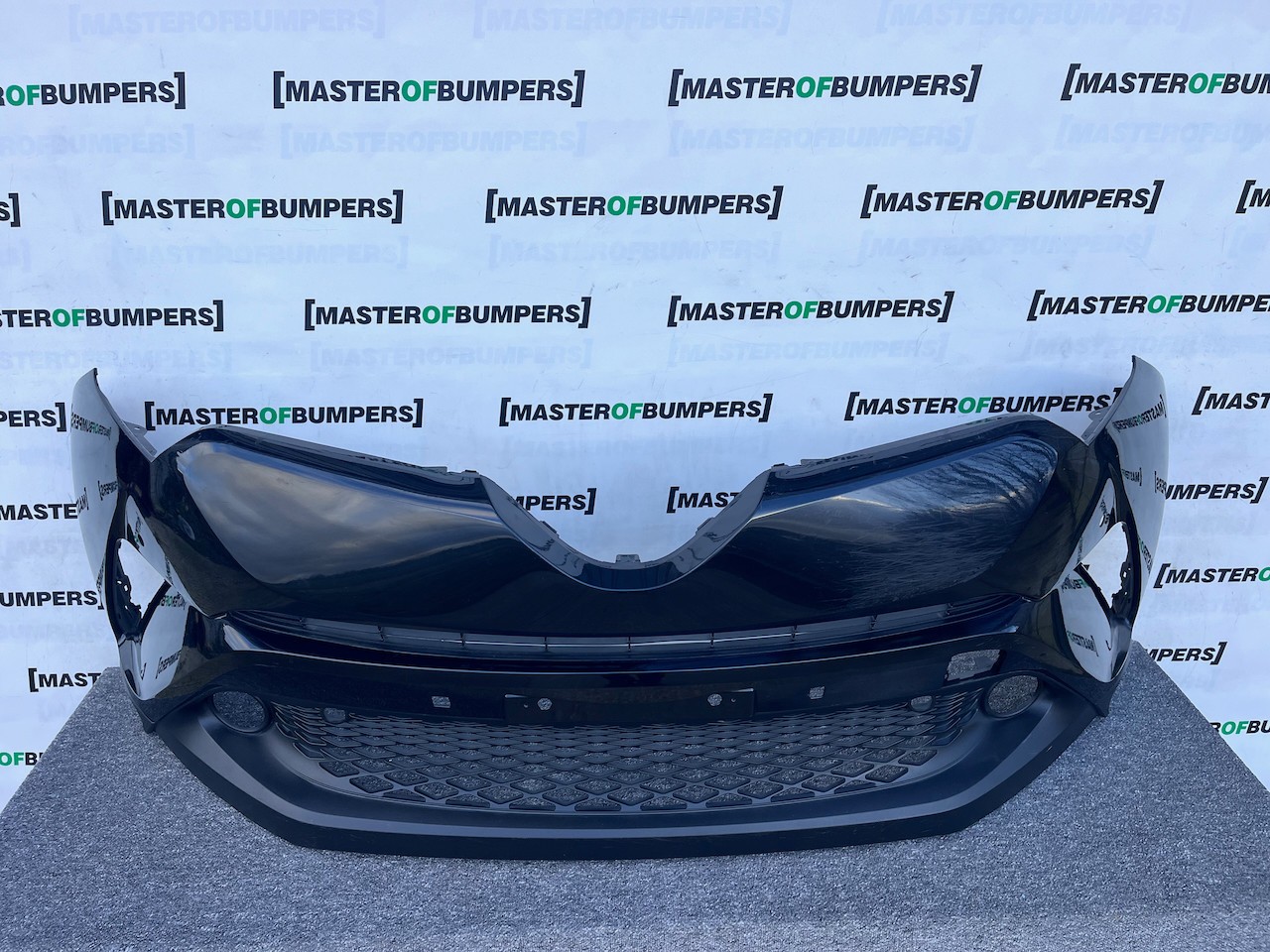 Toyota C-hr Chr Excel Dynamic 2016-2020 Front Bumper 6 Pdc Genuine [t569]