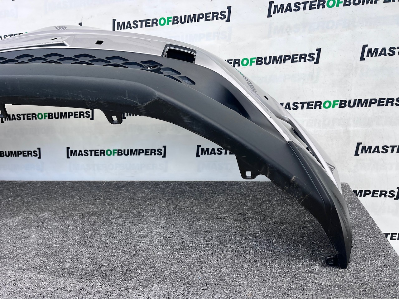 Toyota C-hr Chr Excel Dynamic 2016-2020 Front Bumper 6 Pdc Genuine [t572]