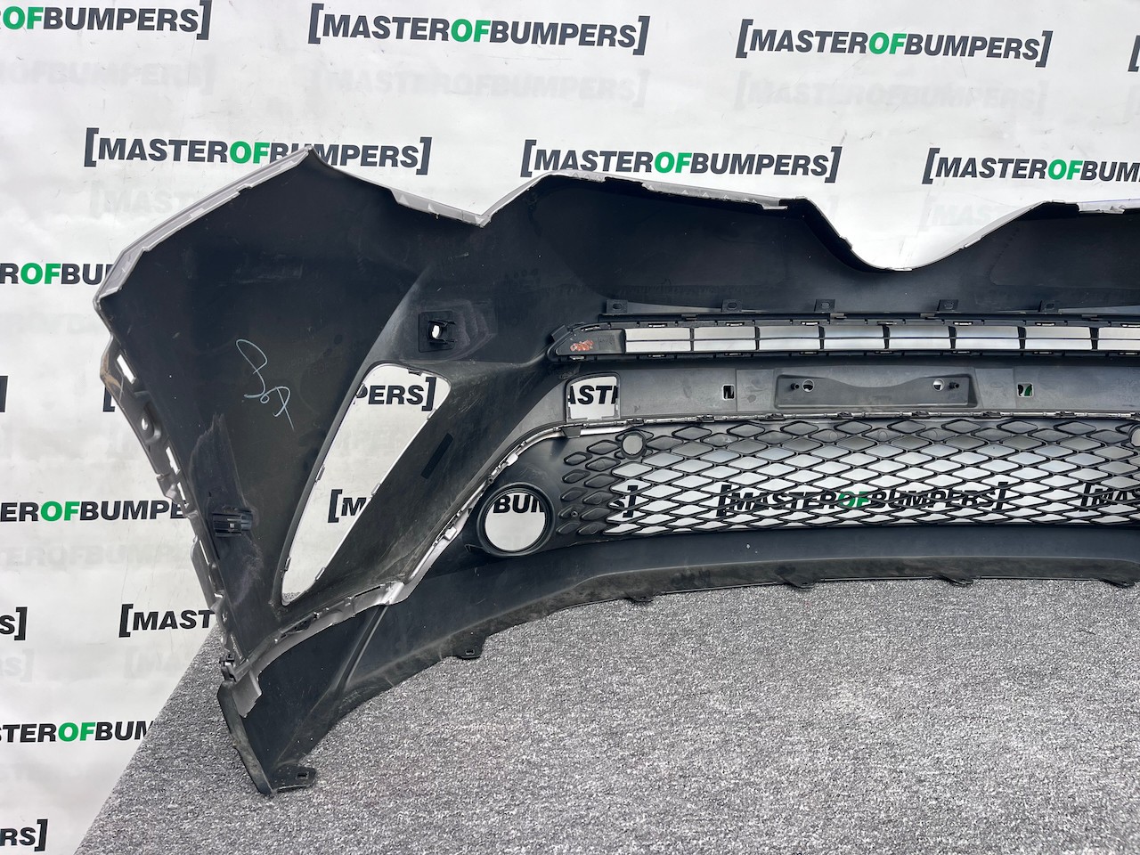 Toyota C-hr Chr Excel Dynamic 2016-2020 Front Bumper 6 Pdc Genuine [t572]