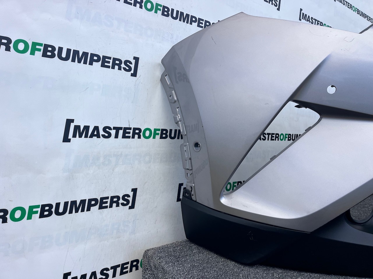 Toyota C-hr Chr Excel Dynamic 2016-2020 Front Bumper 6 Pdc Genuine [t572]