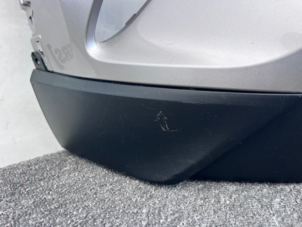 Toyota C-hr Chr Excel Dynamic 2016-2020 Front Bumper 6 Pdc Genuine [t572]