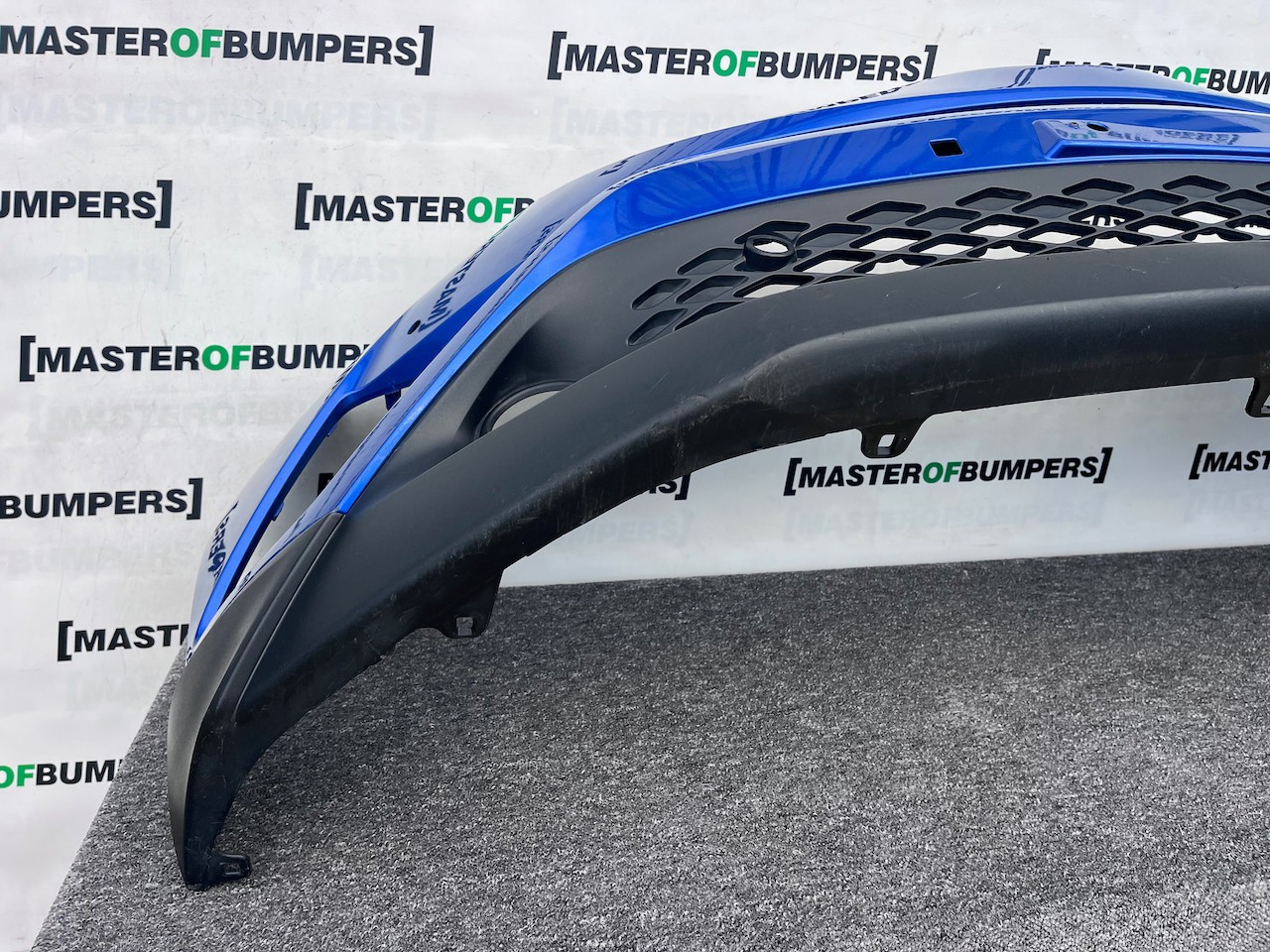 Toyota C-hr Chr Excel Dynamic 2016-2020 Front Bumper 4 Pdc Genuine [t574]