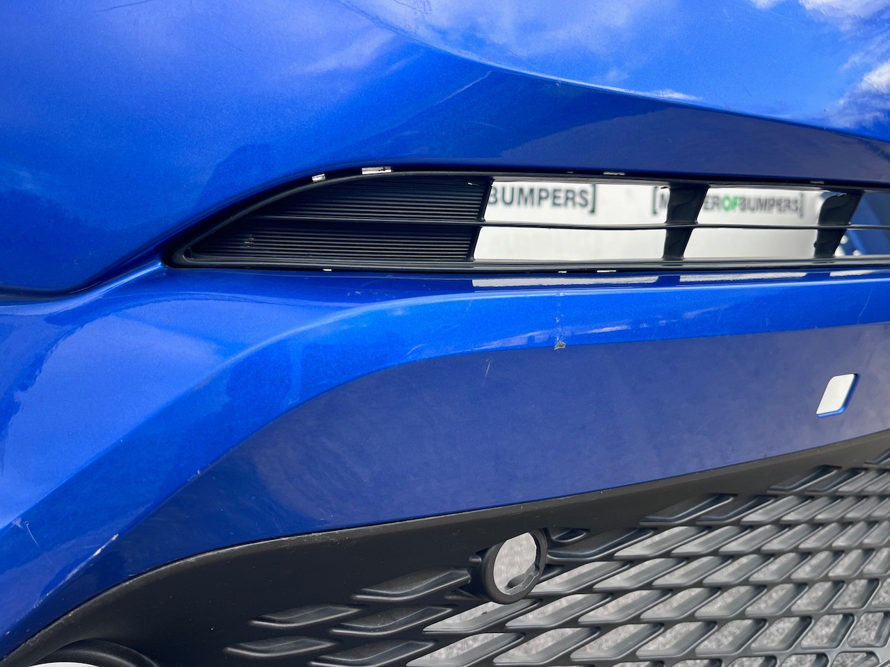 Toyota C-hr Chr Excel Dynamic 2016-2020 Front Bumper 4 Pdc Genuine [t574]