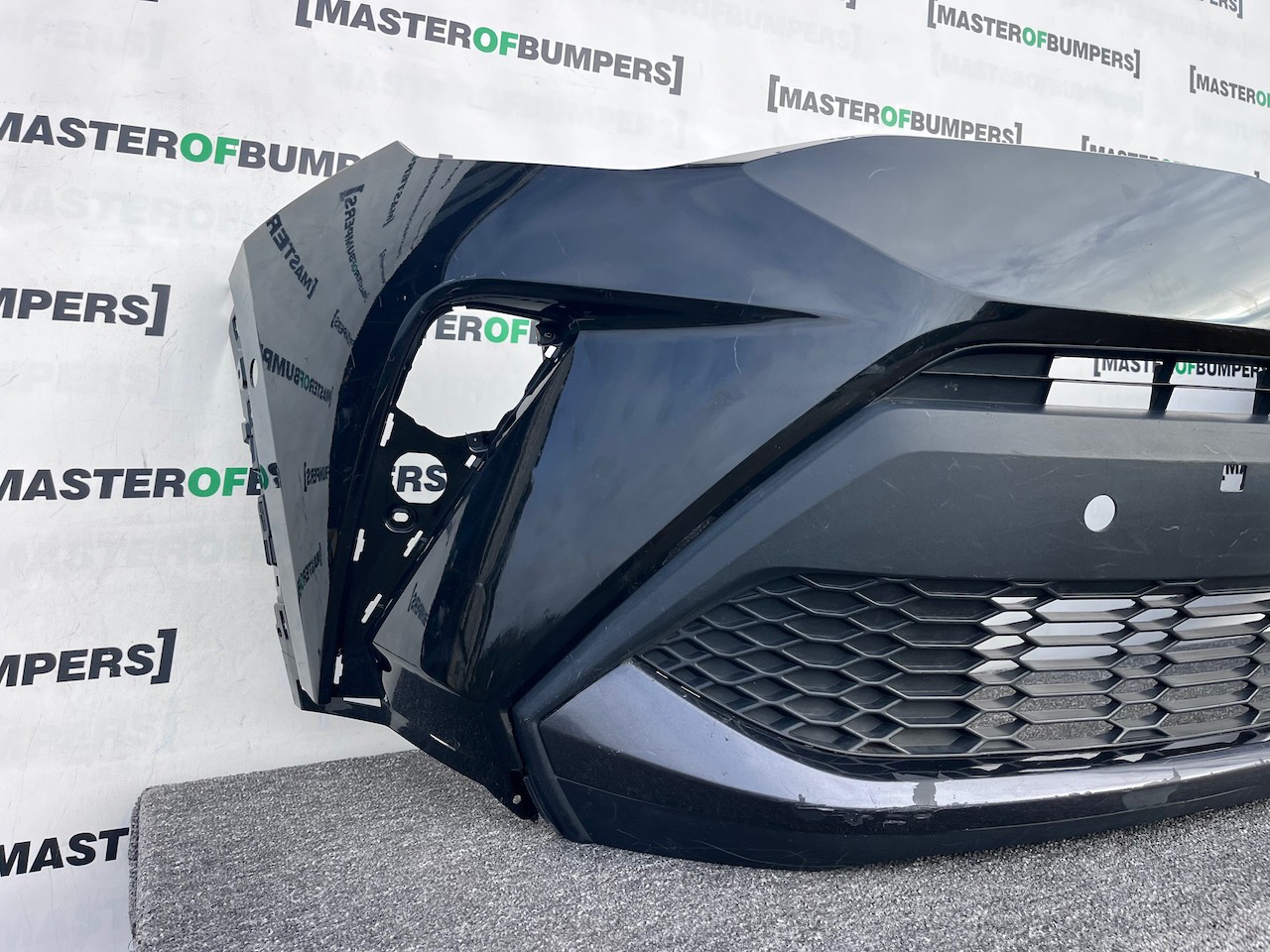 Toyota C-hr Chr Mk1 Lift 2021-2023 Front Bumper 6 Pdc Genuine [t578]